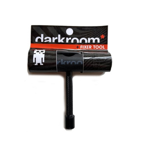 Klíč na skateboard Darkroom - Fixer (oranžový)