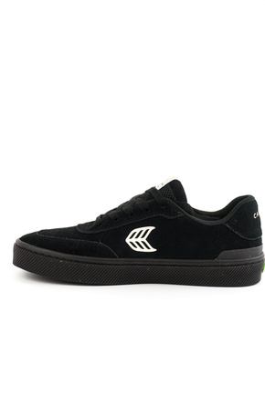 Boty Cariuma - Luan Pro All Black Suede Ivory Logo Sneaker