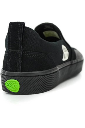 Boty Cariuma - Slip On Skate Pro all black