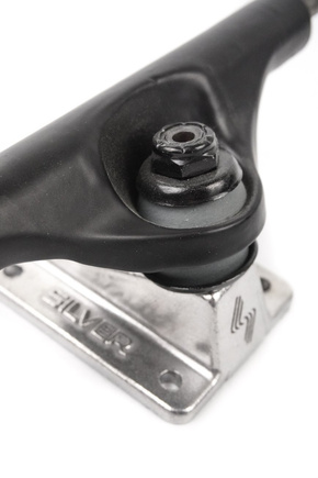 Nákladní automobily Stříbrná - Třída M Dutá černá/surová