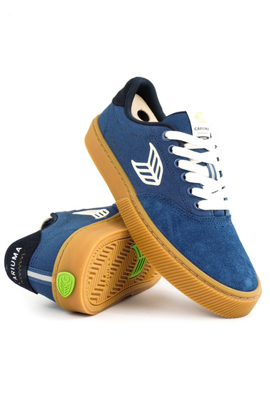 Boty Cariuma - Naioca Pro Gum Shadow Blue Suede and Canvas Ivory Logo Navy Sneaker